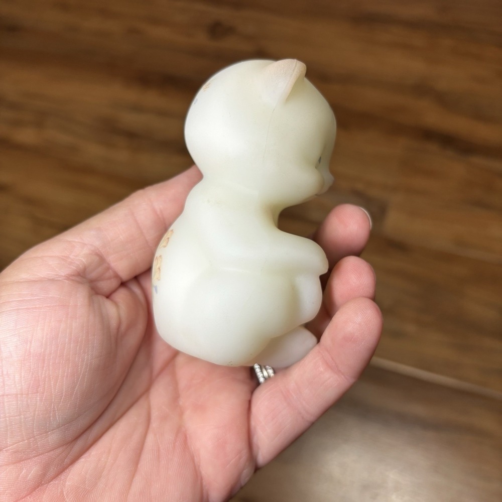 FENTON hand‎ painted ART GLASS OPAL SATIN SITTING BEAR FIGURINE FLORAL gorgeous! - Picture 4 of 6